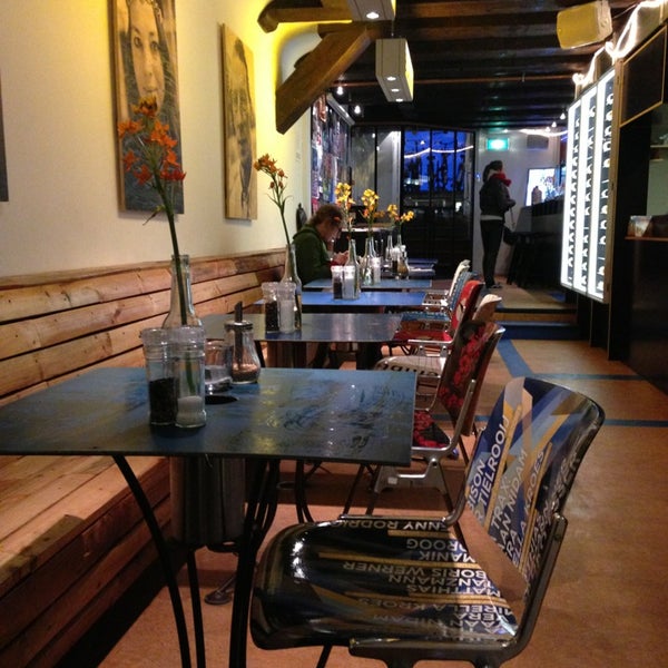 1/19/2013にRob M.がMOES eet- en drinklokaalで撮った写真