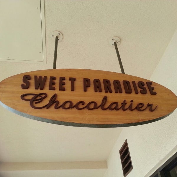 รูปภาพถ่ายที่ Sweet Paradise Chocolatier โดย The Maui Darren เมื่อ 8/20/2013