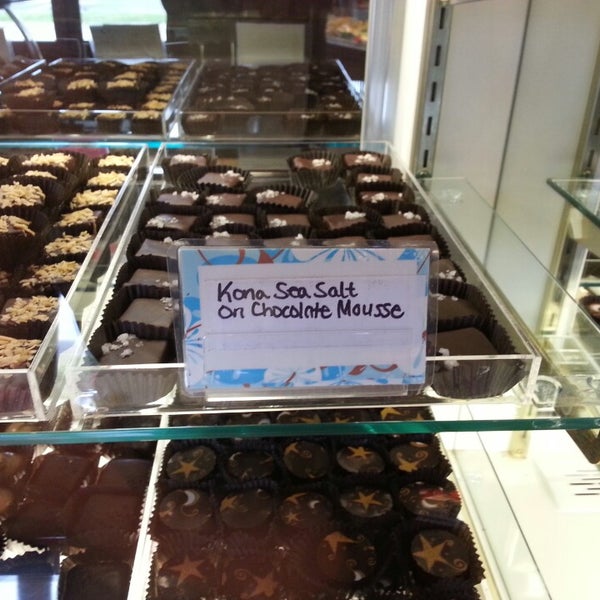 4/23/2013에 The Maui Darren님이 Sweet Paradise Chocolatier에서 찍은 사진