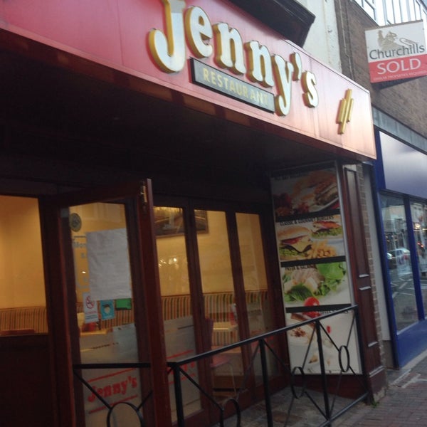 รูปภาพถ่ายที่ Jenny&#39;s Cafe โดย PınarG เมื่อ 11/9/2013