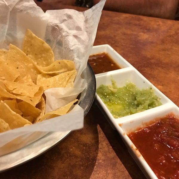 Foto diambil di Abuelo&#39;s Mexican Restaurant oleh Debi F. pada 7/13/2018