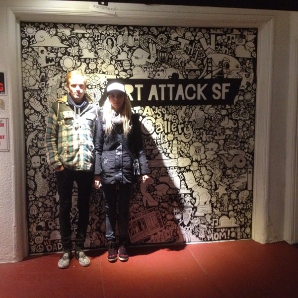 รูปภาพถ่ายที่ Art Attack SF โดย Sergey D. เมื่อ 11/16/2013