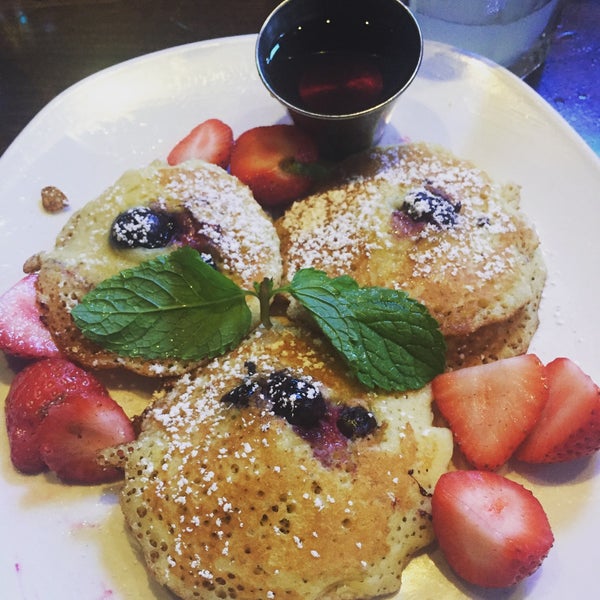 Brunch on point!! The lemon ricotta pancakes were out of this world!!! So delicious a must get