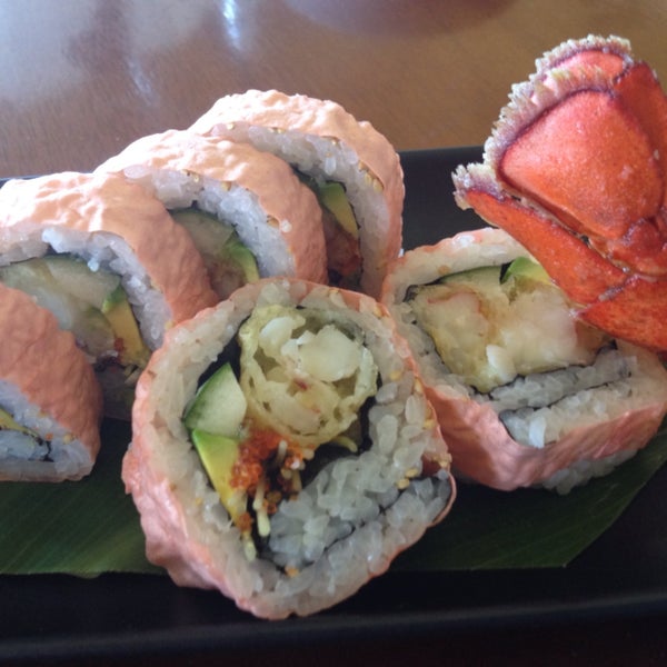 Great new Japanese restaurant located on the Mauna Lani golf course. Amazing rolls and sushi, awesome burgers and pupu's with a great cocktail menu!