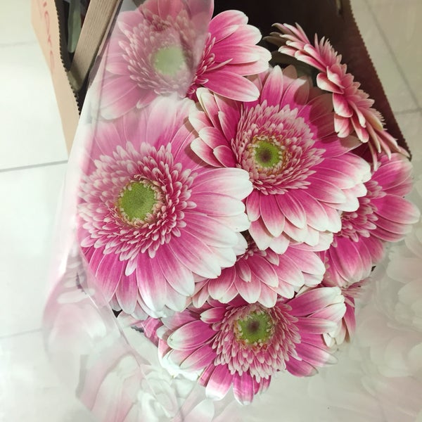 Photos At 青山フラワーマーケット Flower Shop