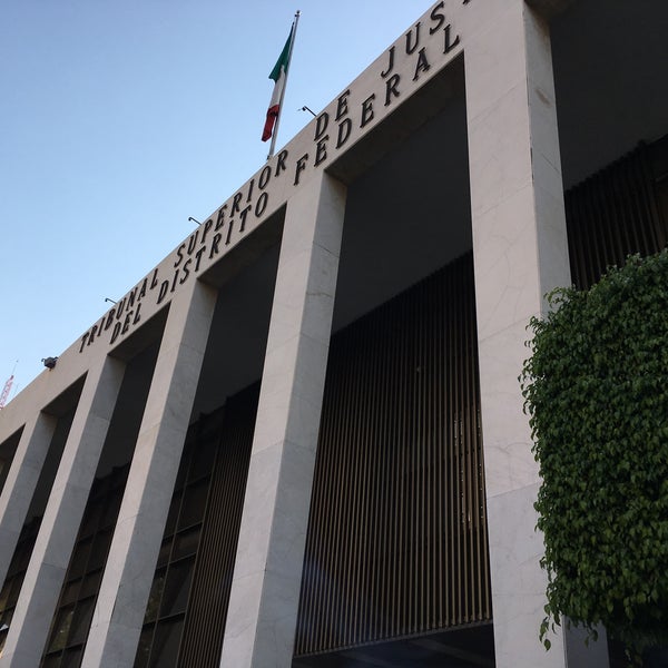 Foto tomada en Tribunal Superior de Justicia de la Ciudad de México  por Cristian A. el 4/5/2017