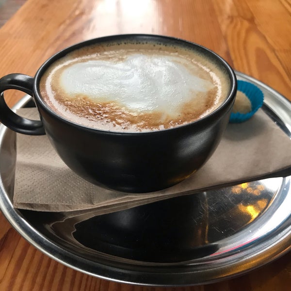 Foto tirada no(a) Kafital Coffee Roastery &amp; Cocktail Bar por DIDDY em 1/11/2019