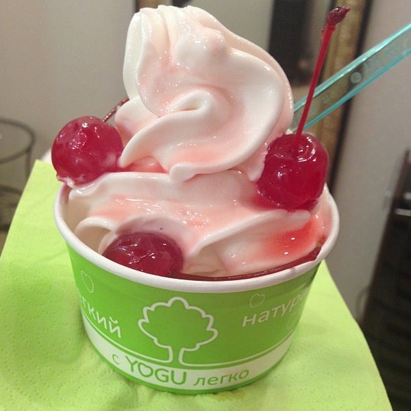 Снимок сделан в YOGU кафе, натуральный замороженный йогурт пользователем Anastasia F. 9/3/2013