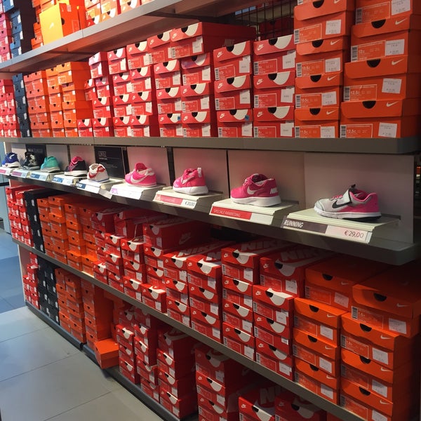 Photos at Nike Factory Store - Maasmechelen - 4 tips