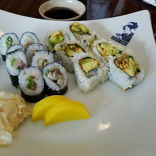 Foto diambil di Sushi Chef Japanese Restaurant &amp; Market oleh David L. pada 10/2/2016