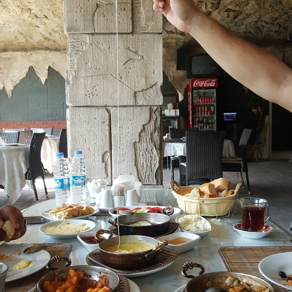รูปภาพถ่ายที่ Kayadibi Saklıbahçe Restoran โดย Rahim G. เมื่อ 8/13/2017