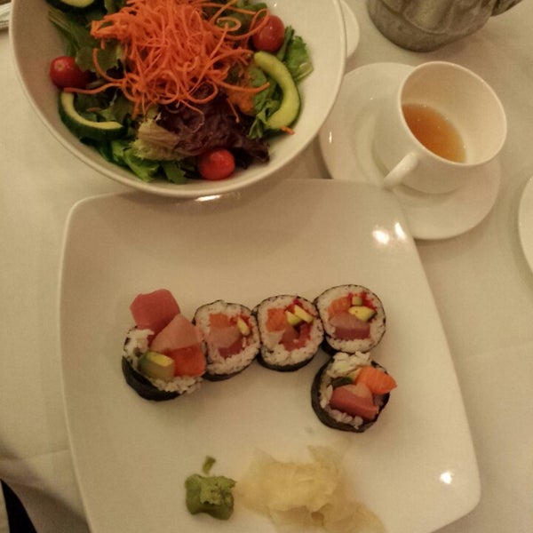 Das Foto wurde bei Jimmy Wan&#39;s Restaurant and Lounge von Viktoria D. am 3/23/2014 aufgenommen