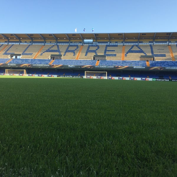 Foto tirada no(a) Estadio El Madrigal por Burak M. em 11/2/2016