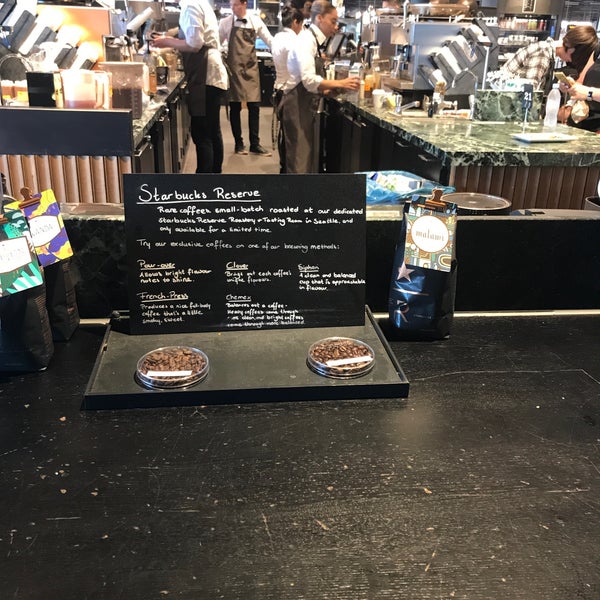 Das Foto wurde bei Starbucks von Ali A. am 8/8/2018 aufgenommen