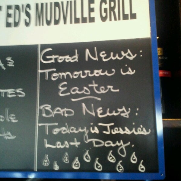 Снимок сделан в Ed&#39;s Mudville Grill пользователем Brooks B. 3/30/2013