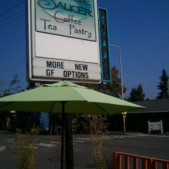 9/14/2012 tarihinde Sleepless W.ziyaretçi tarafından Blue Saucer Coffee'de çekilen fotoğraf