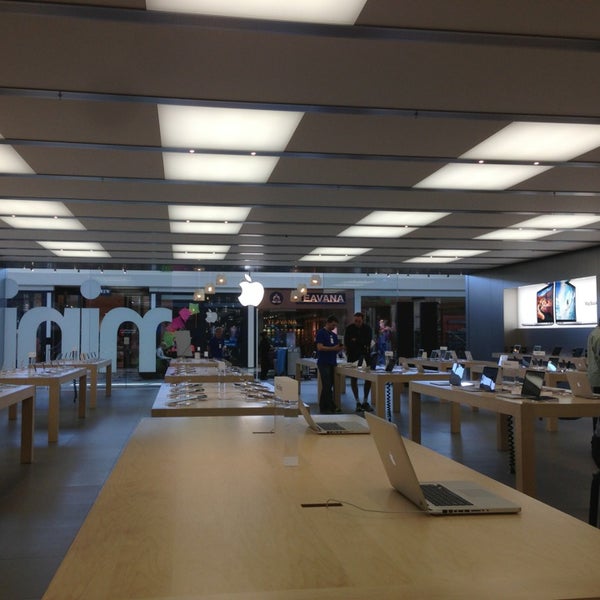 Photos at Apple Walt Whitman Electronics Store