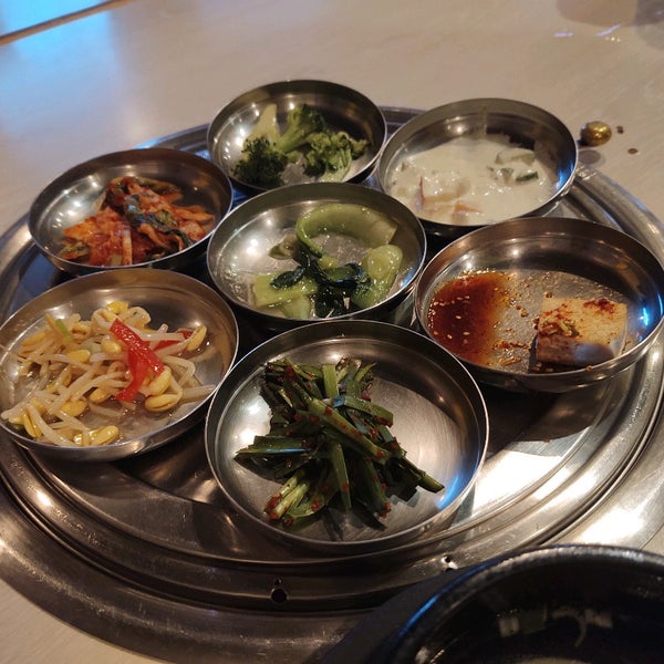 รูปภาพถ่ายที่ Woo Chon Korean BBQ Restaurant โดย P S. เมื่อ 4/27/2021