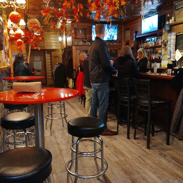 Cabin Chicago Bar: The Ultimate Urban Retreat for Relaxation and Revelry