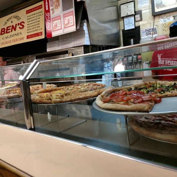 Photo taken at Ben&#39;s Pizzeria by P S. on 9/1/2017