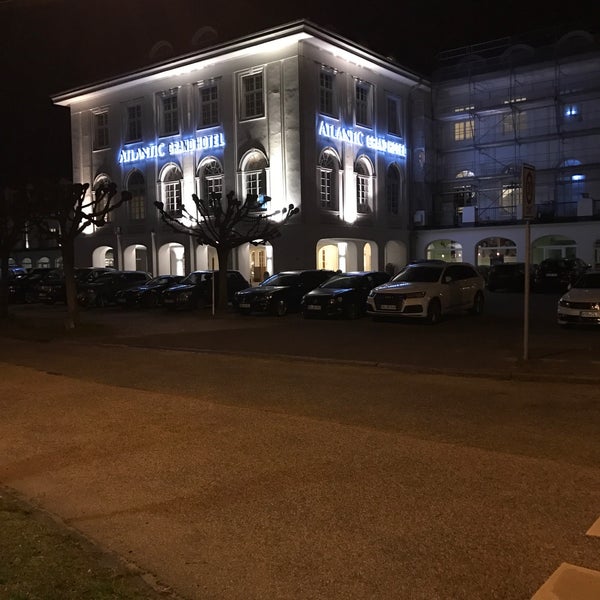 Foto diambil di ATLANTIC Grand Hotel Travemünde oleh Wolfgangs R. pada 3/17/2017