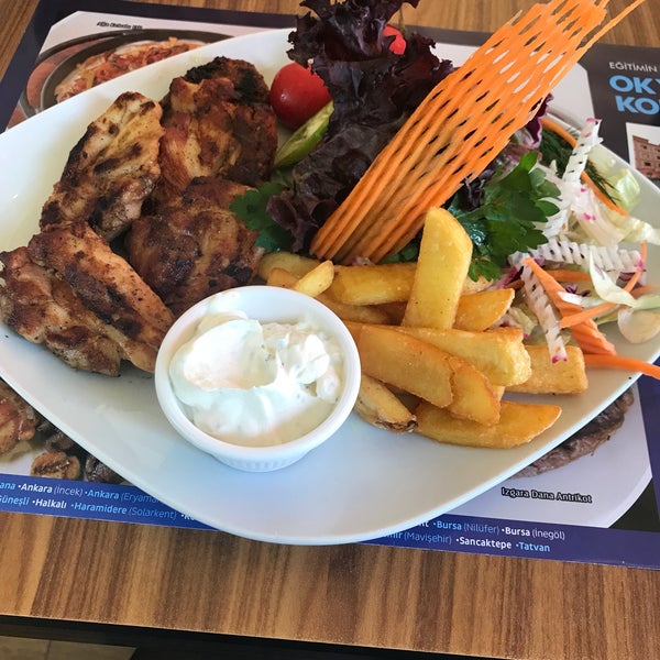 Photo prise au Güzelyurt Dilek Pasta &amp; Cafe Restaurant par N.h.r le10/29/2017