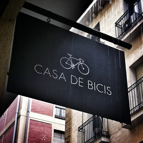 Photo taken at CASA DE BICIS by Raquel G. on 3/7/2013