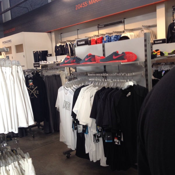 nike outlet av corrientes