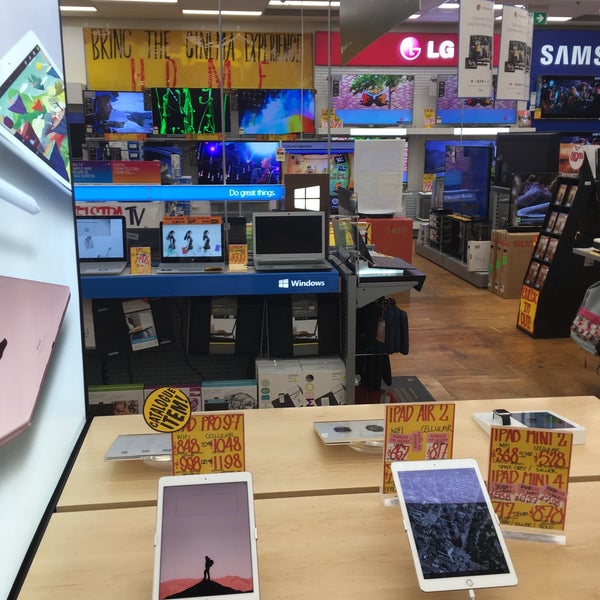 JB HiFi Electronics Store in Cheltenham