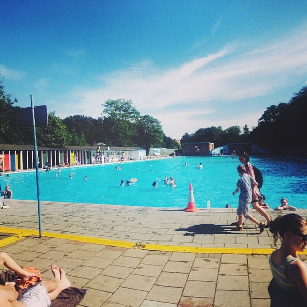 Tooting Bec Lido - Pool in Tooting