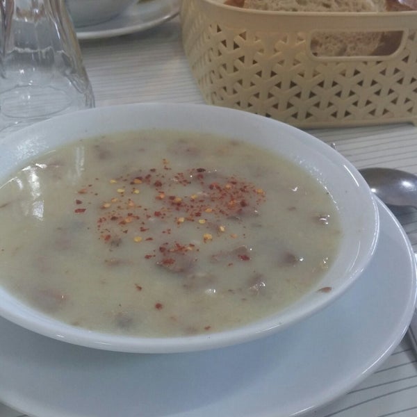 รูปภาพถ่ายที่ Oğuz Baran Restaurant โดย Burcu A. เมื่อ 10/9/2019