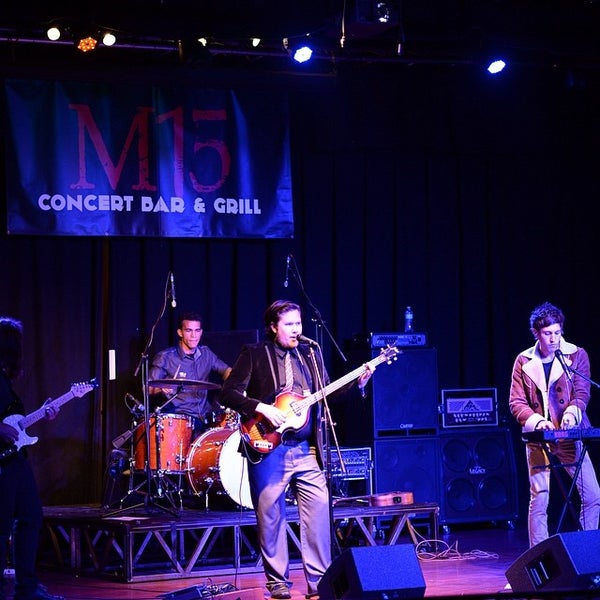 รูปภาพถ่ายที่ M15 Concert Bar &amp; Grill โดย Justin เมื่อ 4/19/2014