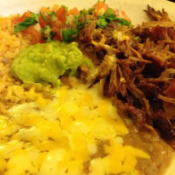 Foto diambil di El Tarasco Mexican Food oleh Justin pada 11/5/2013