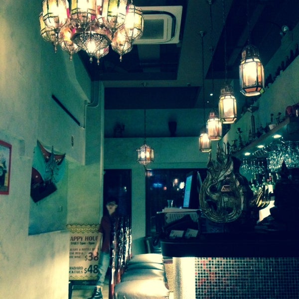 Photo prise au Cleopatra&#39;s Shisha Restaurant &amp; Bar par Андрей П. le10/4/2013
