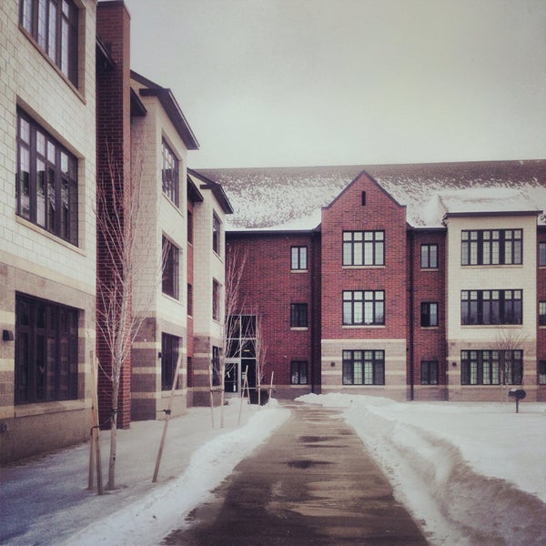 Das Foto wurde bei Central Michigan University von Nadeen🕊 am 1/15/2014 aufgenommen