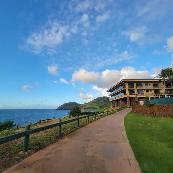 Foto diambil di Timbers Kauai Ocean Club &amp; Residences oleh erny pada 6/17/2023