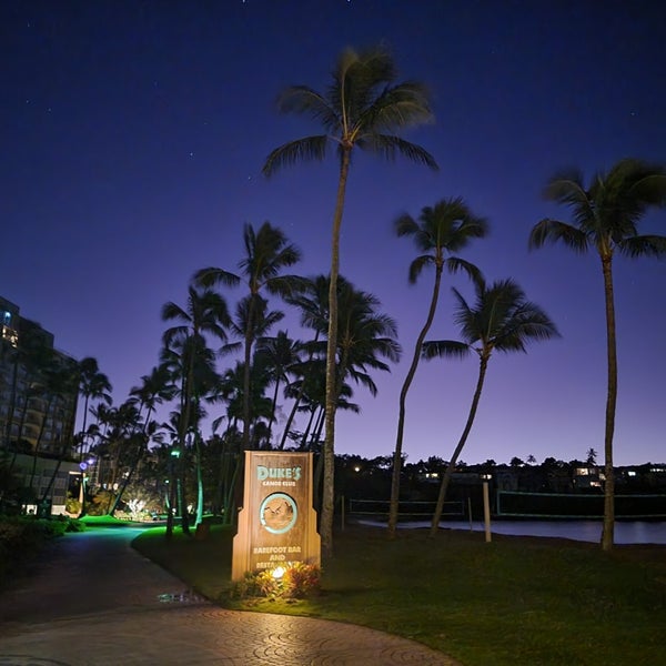 Photo taken at Duke&#39;s Kauai by erny on 10/18/2022