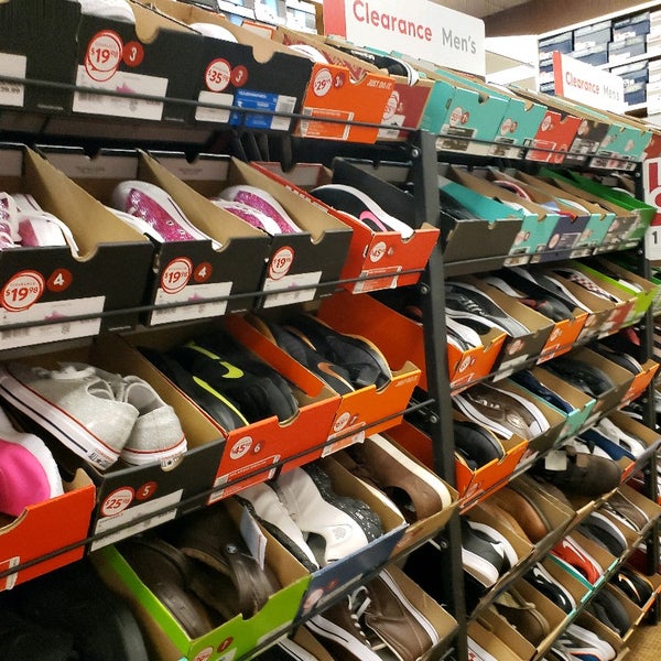 Famous footwear kukui clearance grove