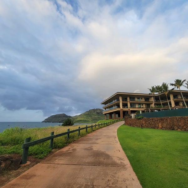 Foto diambil di Timbers Kauai Ocean Club &amp; Residences oleh erny pada 5/6/2023