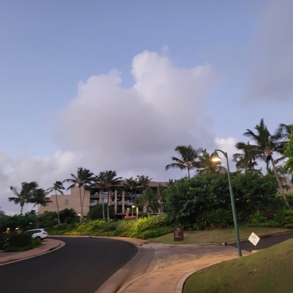Foto diambil di Timbers Kauai Ocean Club &amp; Residences oleh erny pada 11/13/2022