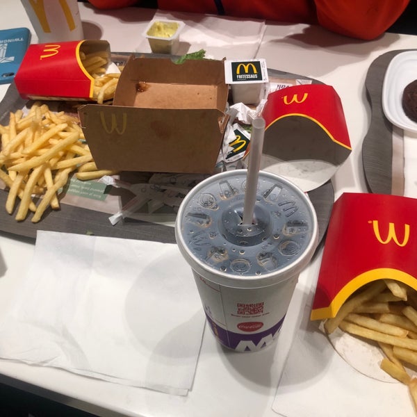 รูปภาพถ่ายที่ McDonald&#39;s โดย Maarten M. เมื่อ 9/8/2018