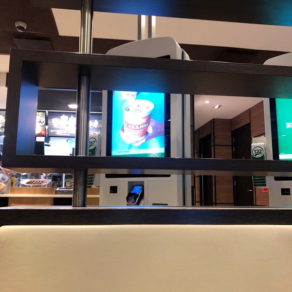 รูปภาพถ่ายที่ McDonald&#39;s โดย Maarten M. เมื่อ 2/19/2019