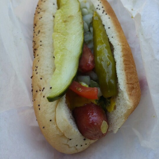 Photo taken at Kim &amp; Carlo&#39;s Chicago Style Hot Dogs by Zarah Philizia S. on 7/29/2015