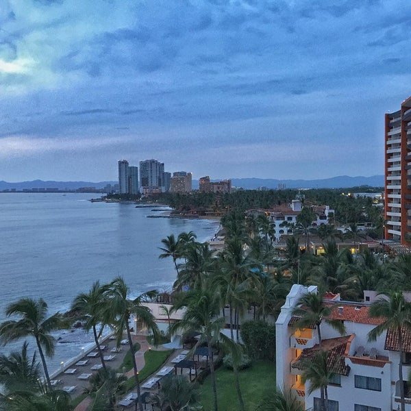 7/15/2015 tarihinde Michael B.ziyaretçi tarafından Plaza Pelicanos Grand Beach Resort'de çekilen fotoğraf