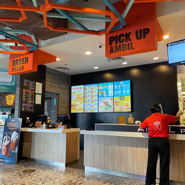 Mcdonald S Mccafe Setia Tri Angle Persiaran Kelicap