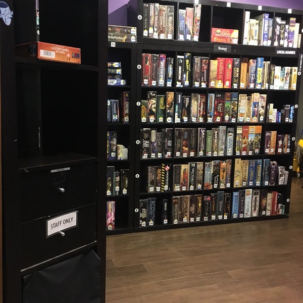 This is a great spot for anyone who enjoys board games. The staff is knowledgeable about their options - which range from games for duos and big groups. Good and reasonably priced snacks.