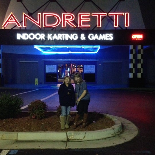 Снимок сделан в Andretti Indoor Karting &amp; Games Roswell пользователем Kurt S. 11/5/2012
