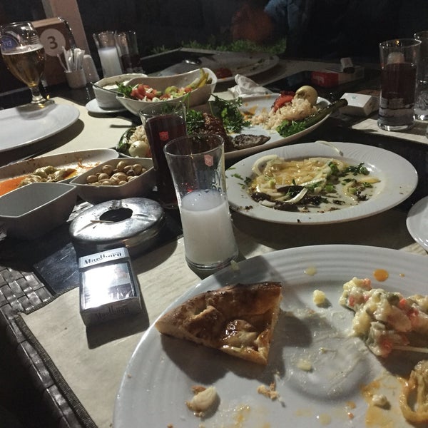 4/16/2016 tarihinde Ugur K.ziyaretçi tarafından Gölpark Restoran'de çekilen fotoğraf