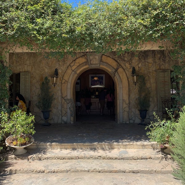 Foto diambil di Sunstone Vineyards &amp; Winery oleh Brittany pada 9/7/2019