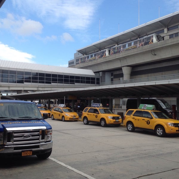 Снимок сделан в Международный аэропорт имени Джона Кеннеди (JFK) пользователем Shige 8/10/2015
